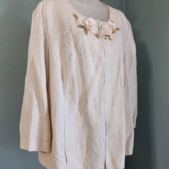 Ruby Rd. Cream Linen Blend Top - Picture 2 of 9
